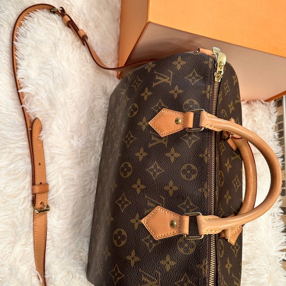 SOLD…… SOLD……..SOLD…….Louis Vuitton Speedy 30 Bandouliere - Picture 4 of 7